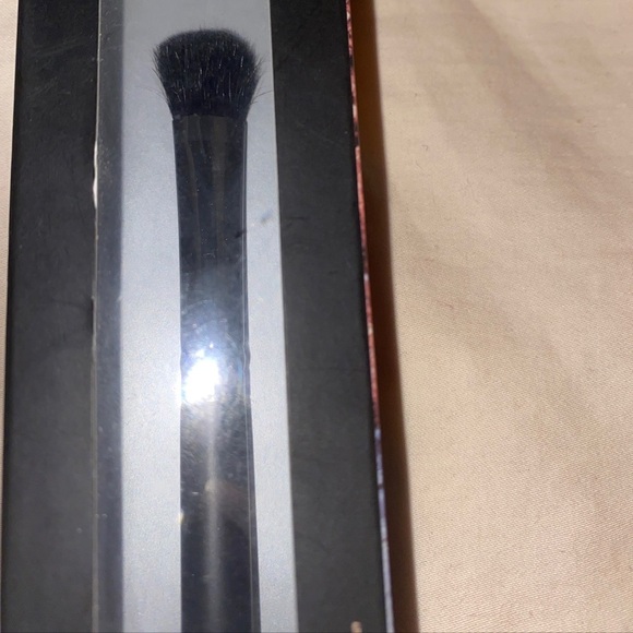 Mua Professional All Over Brush.Sealed. - Picture 2 of 4